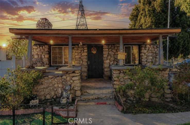 3 Bed Home for Sale in Sun Valley, California