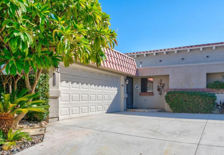 1 Bed Home for Sale in Palm Desert, California