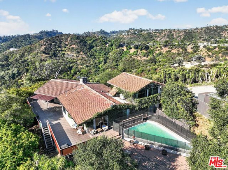 7 Bed Home for Sale in Los Angeles, California