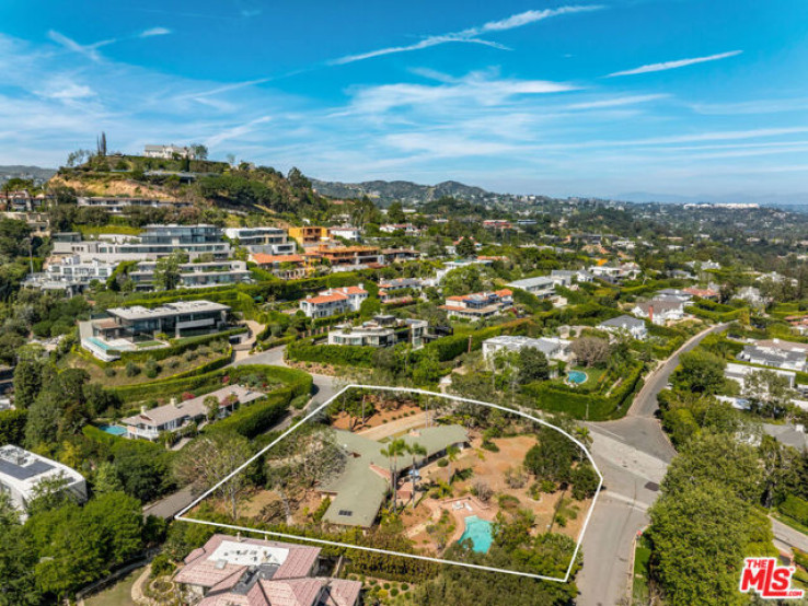 5 Bed Home for Sale in Los Angeles, California