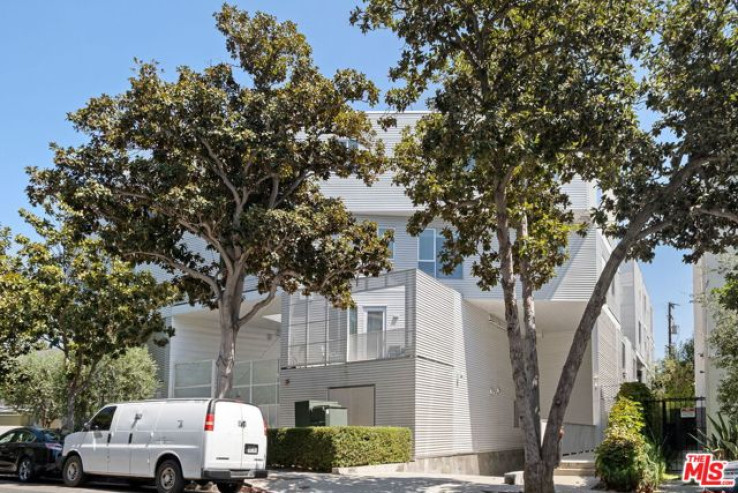 Residential Home in West Hollywood Vicinity