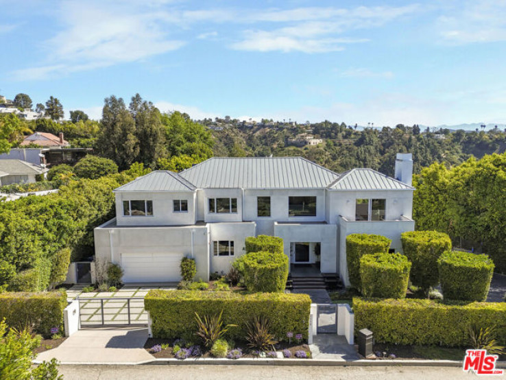 5 Bed Home for Sale in Los Angeles, California