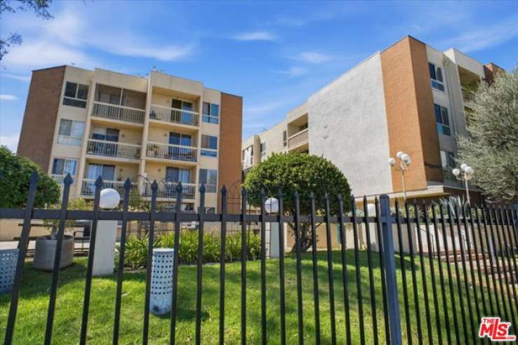 1 Bed Home for Sale in Los Angeles, California