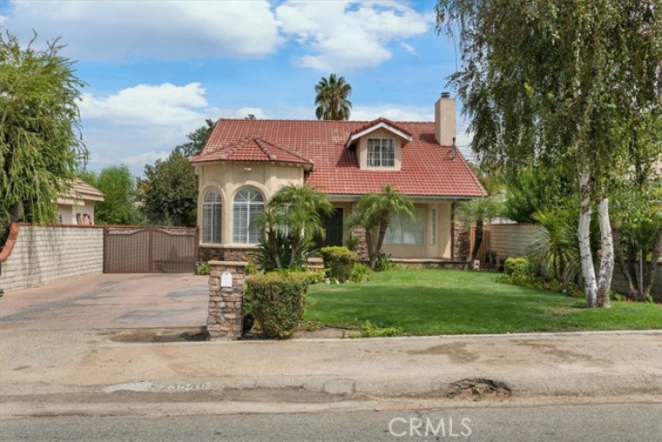 6 Bed Home for Sale in Newhall, California