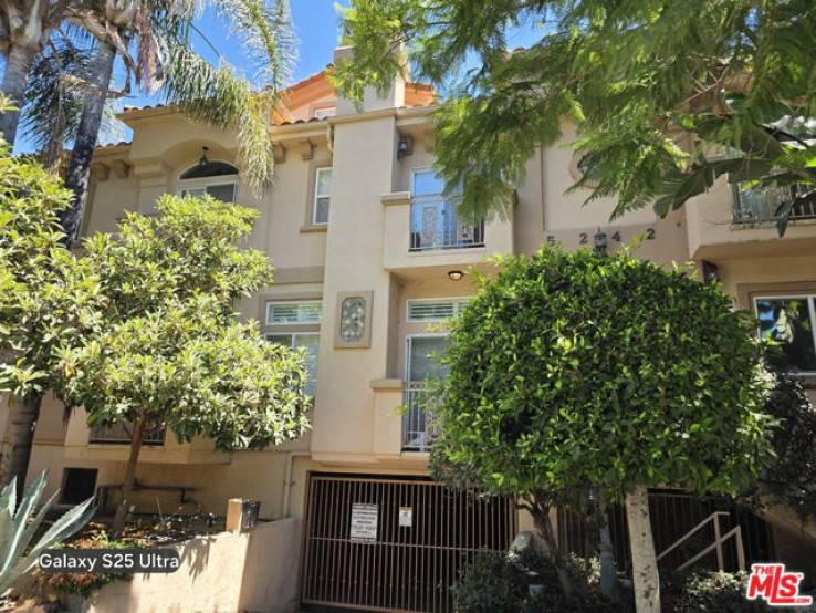 3 Bed Home for Sale in Los Angeles, California