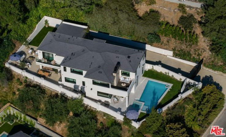 5 Bed Home for Sale in Los Angeles, California