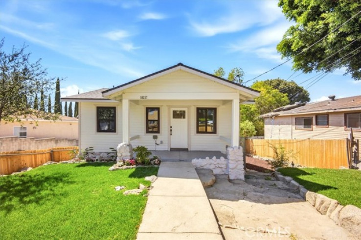 Residential Home in Tujunga