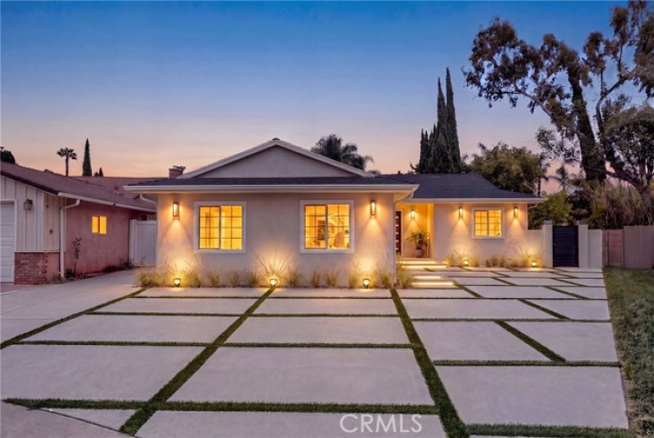 Residential Home in North Hollywood