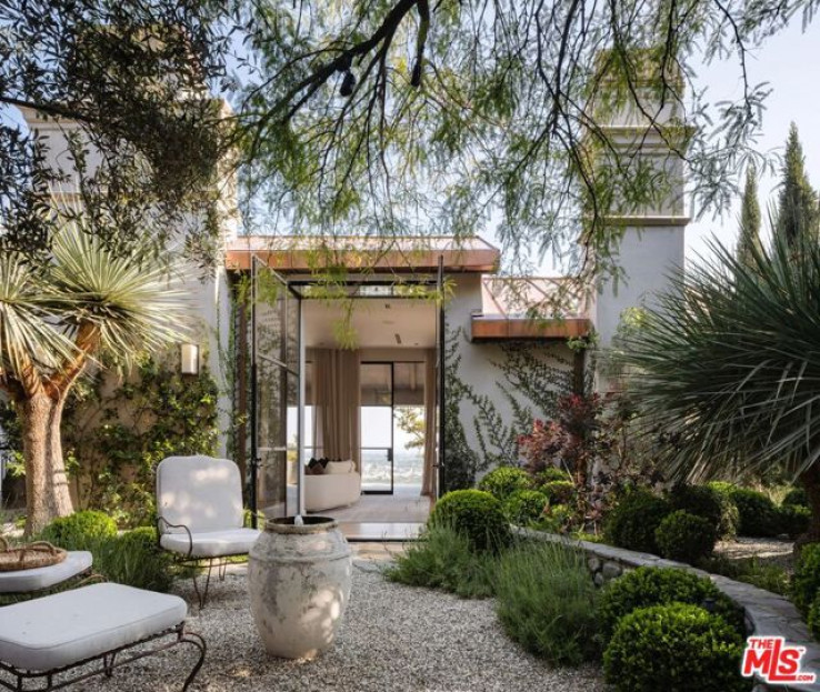 Residential Home in Beverly Hills