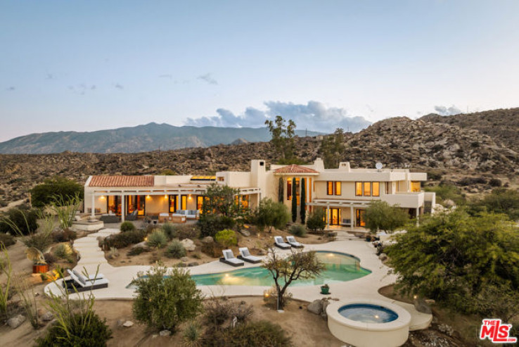 Residential Home in North Palm Desert