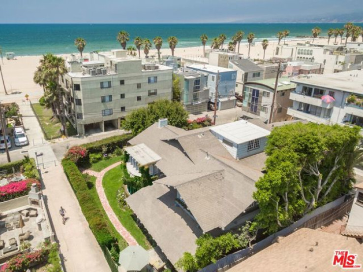 9 Bed Home for Sale in Los Angeles, California