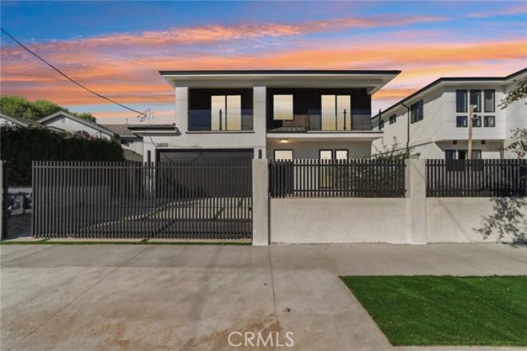 7 Bed Home for Sale in Van Nuys, California