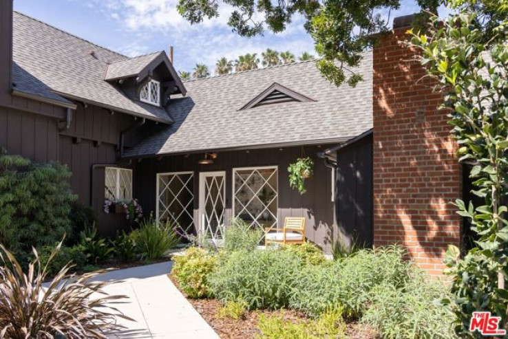 5 Bed Home for Sale in Los Angeles, California