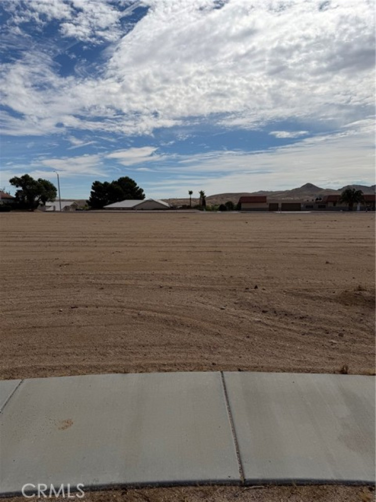 Land in Helendale