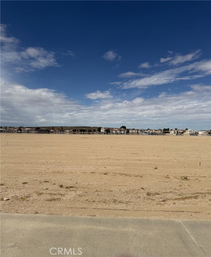 Land in Helendale