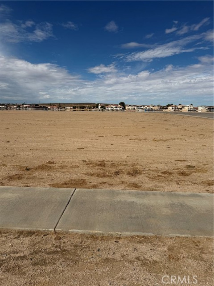 Land in Helendale