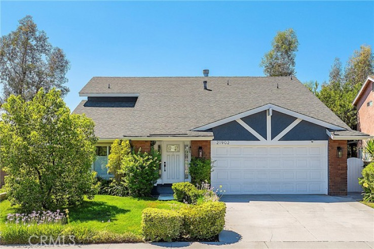 4 Bed Home for Sale in Saugus, California