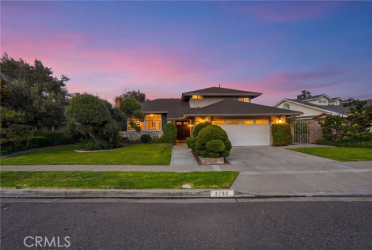 4 Bed Home for Sale in Costa Mesa, California