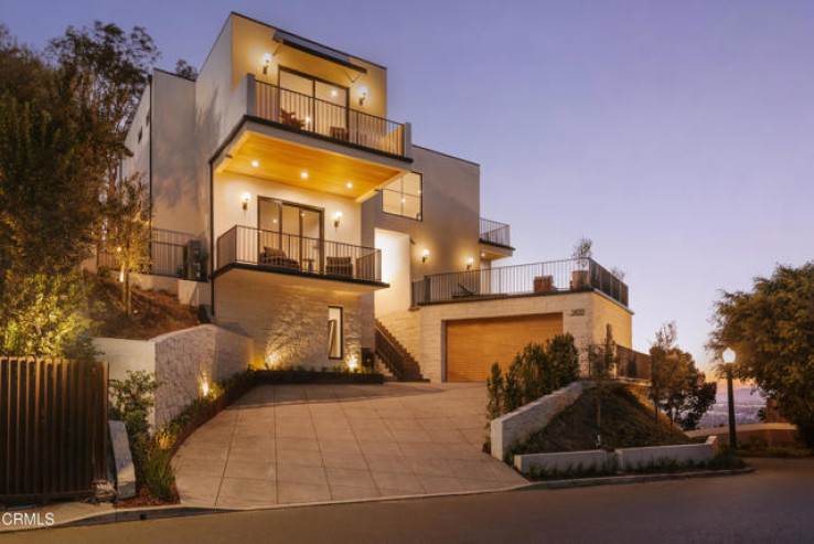 4 Bed Home for Sale in Los Angeles, California