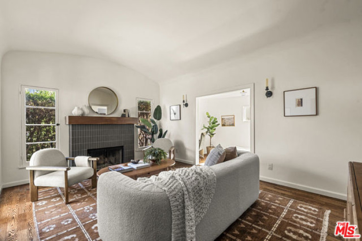 1 Bed Home for Sale in Los Angeles, California