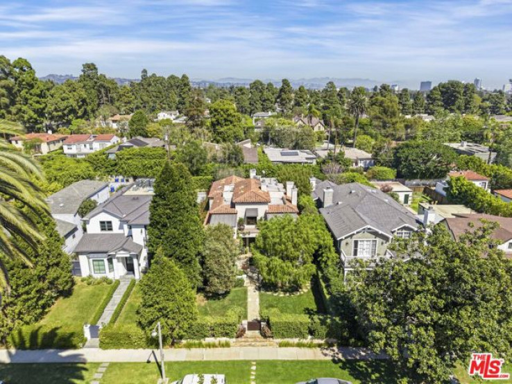 6 Bed Home for Sale in Santa Monica, California