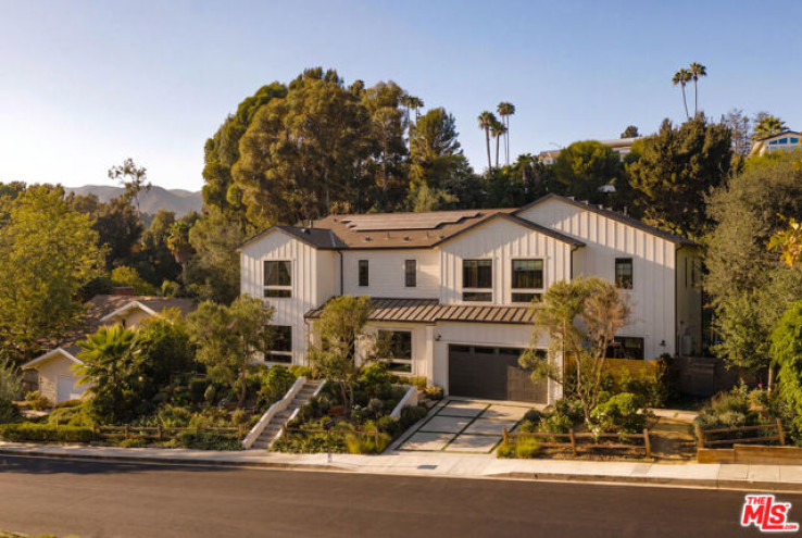 6 Bed Home for Sale in Los Angeles, California