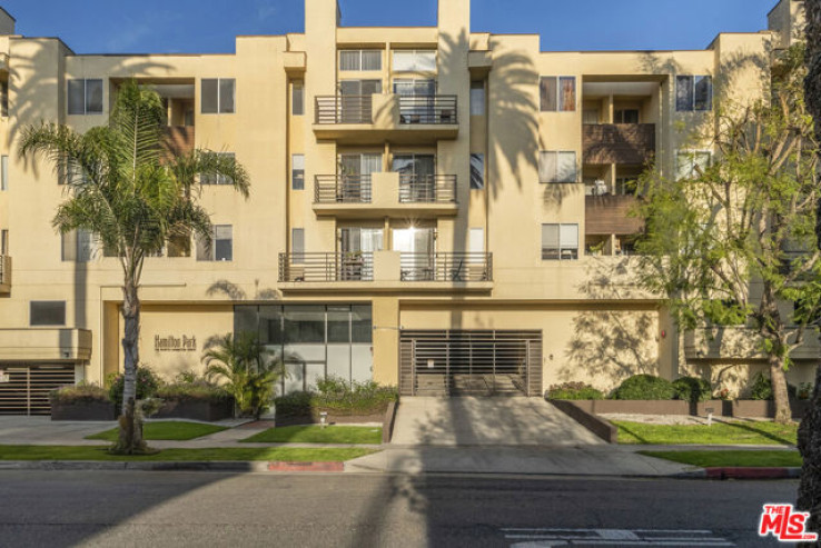 Residential Home in Beverly Hills