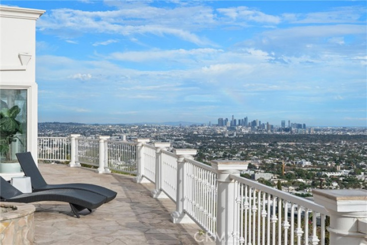 Residential Home in Sunset Strip - Hollywood Hills West