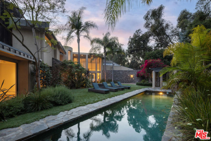 5 Bed Home for Sale in Los Angeles, California