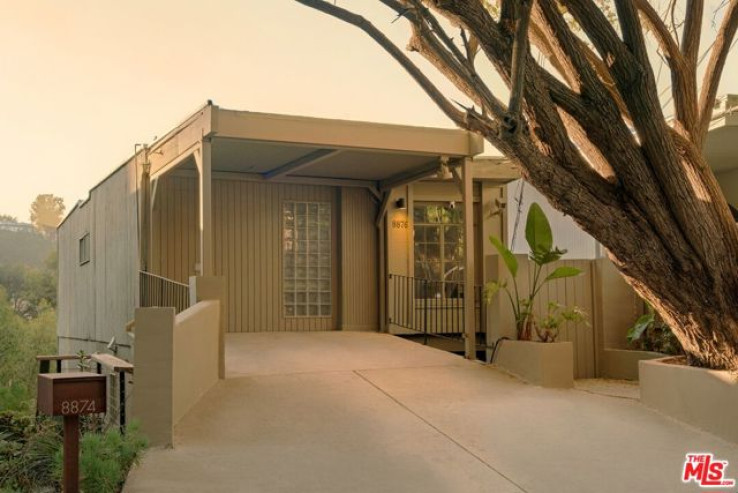 Residential Home in Sunset Strip - Hollywood Hills West