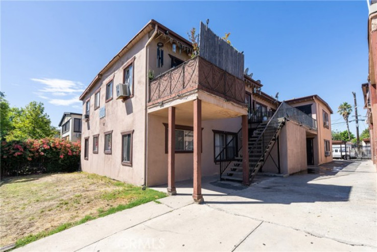  Income Home for Sale in Sun Valley, California