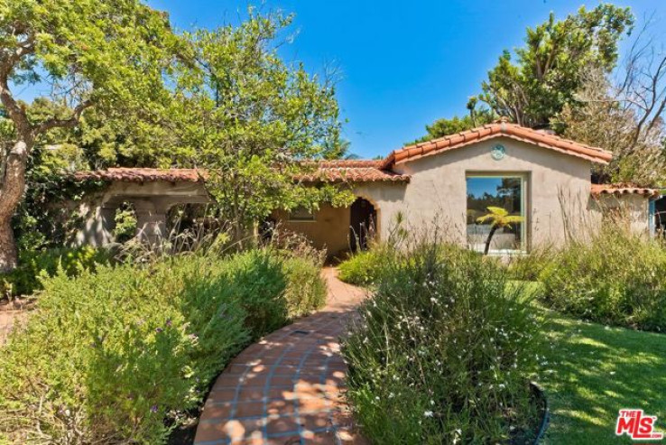 2 Bed Home for Sale in Santa Monica, California