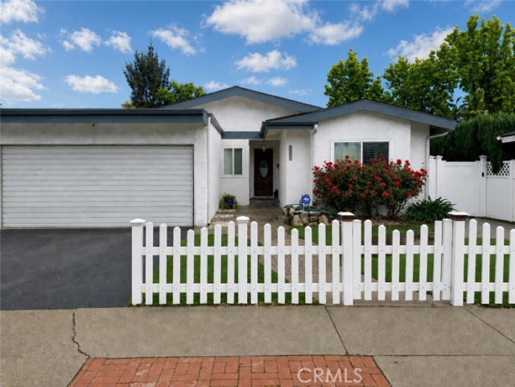 Residential Home in Valley Glen