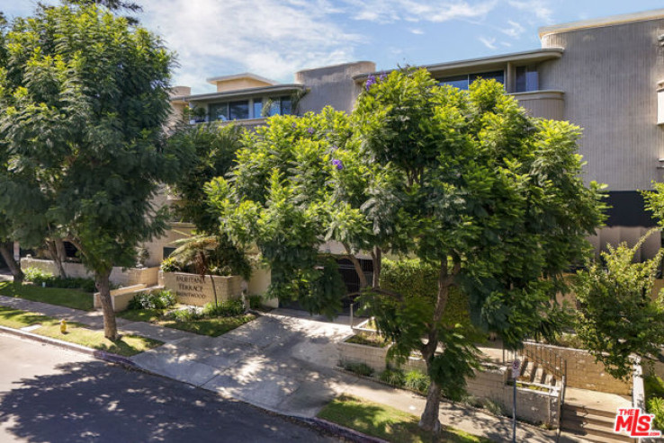 1 Bed Home for Sale in Los Angeles, California