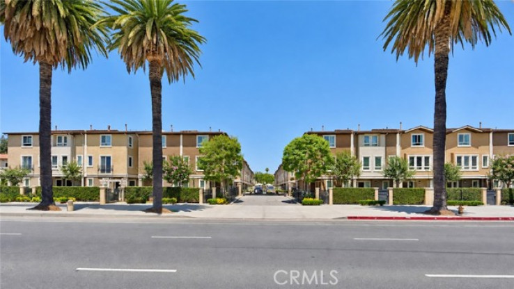 3 Bed Home for Sale in Van Nuys, California
