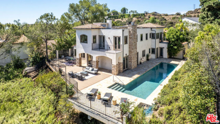 5 Bed Home for Sale in Los Angeles, California