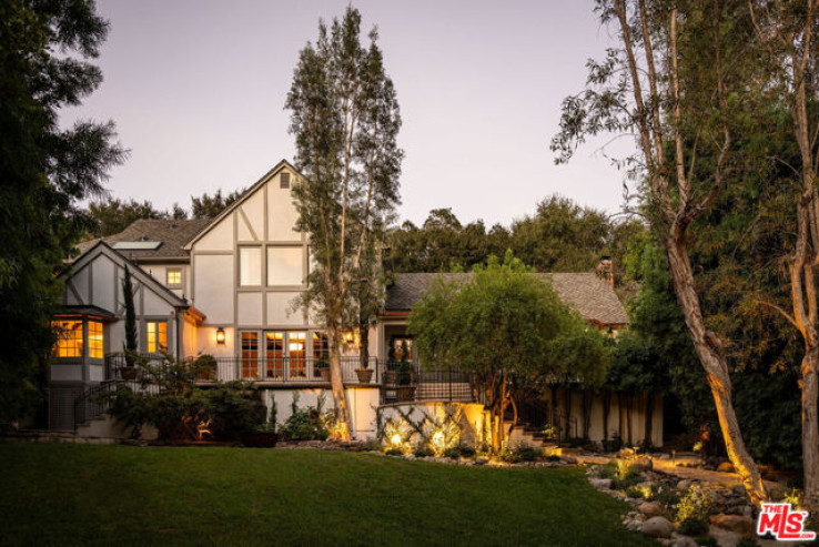 6 Bed Home for Sale in Los Angeles, California