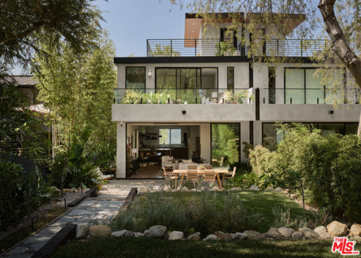 3 Bed Home for Sale in Los Angeles, California