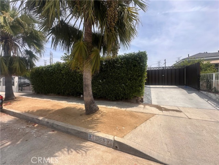 5 Bed Home for Sale in Los Angeles, California