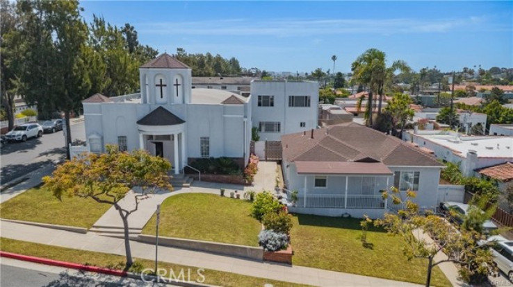  Commercial for Sale in Santa Monica, California
