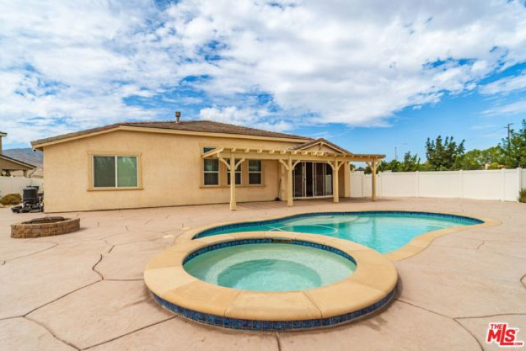 4 Bed Home for Sale in Palmdale, California