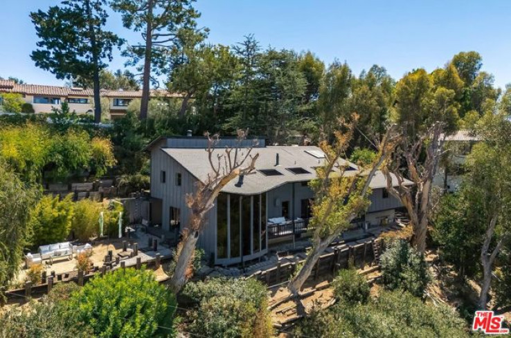 3 Bed Home for Sale in Los Angeles, California