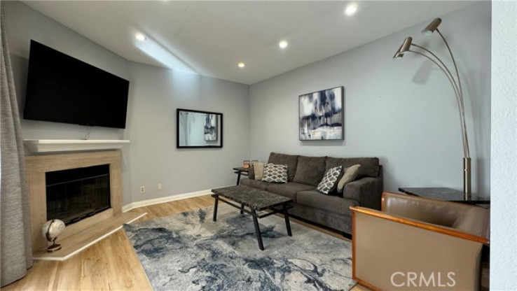 2 Bed Home for Sale in Oak Park, California
