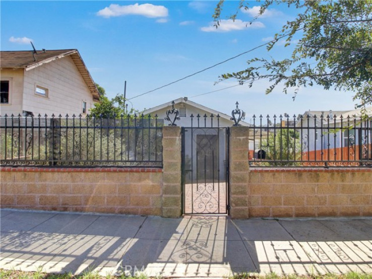 3 Bed Home for Sale in Los Angeles, California