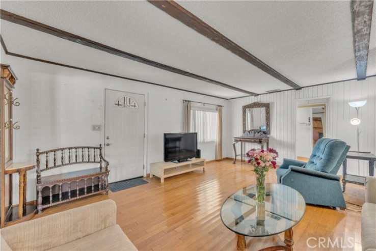 7 Bed Home for Sale in North Hollywood, California