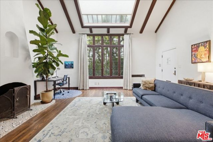2 Bed Home for Sale in Los Angeles, California