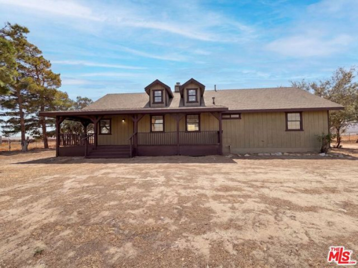 Residential Home in Rosamond