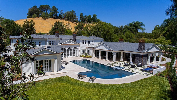 Residential Home in Hidden Hills