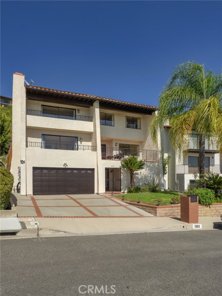 5 Bed Home for Sale in Burbank, California