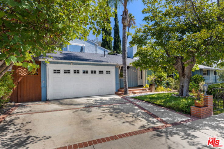 Residential Home in North Hollywood